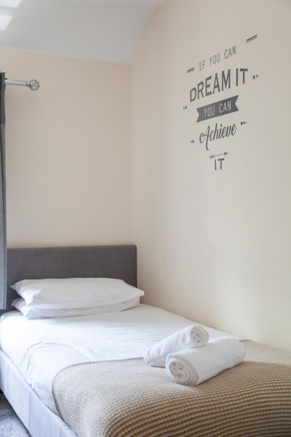 Hereford - Mayflower Coach House, Modern 2 Bedroom Property With Parking, Located South Of Hereford City, Suitable For Small Family, Couple Or Contractors - Sleeps Up To 5 Guests - Hosted By Rentmyhouse エクステリア 写真