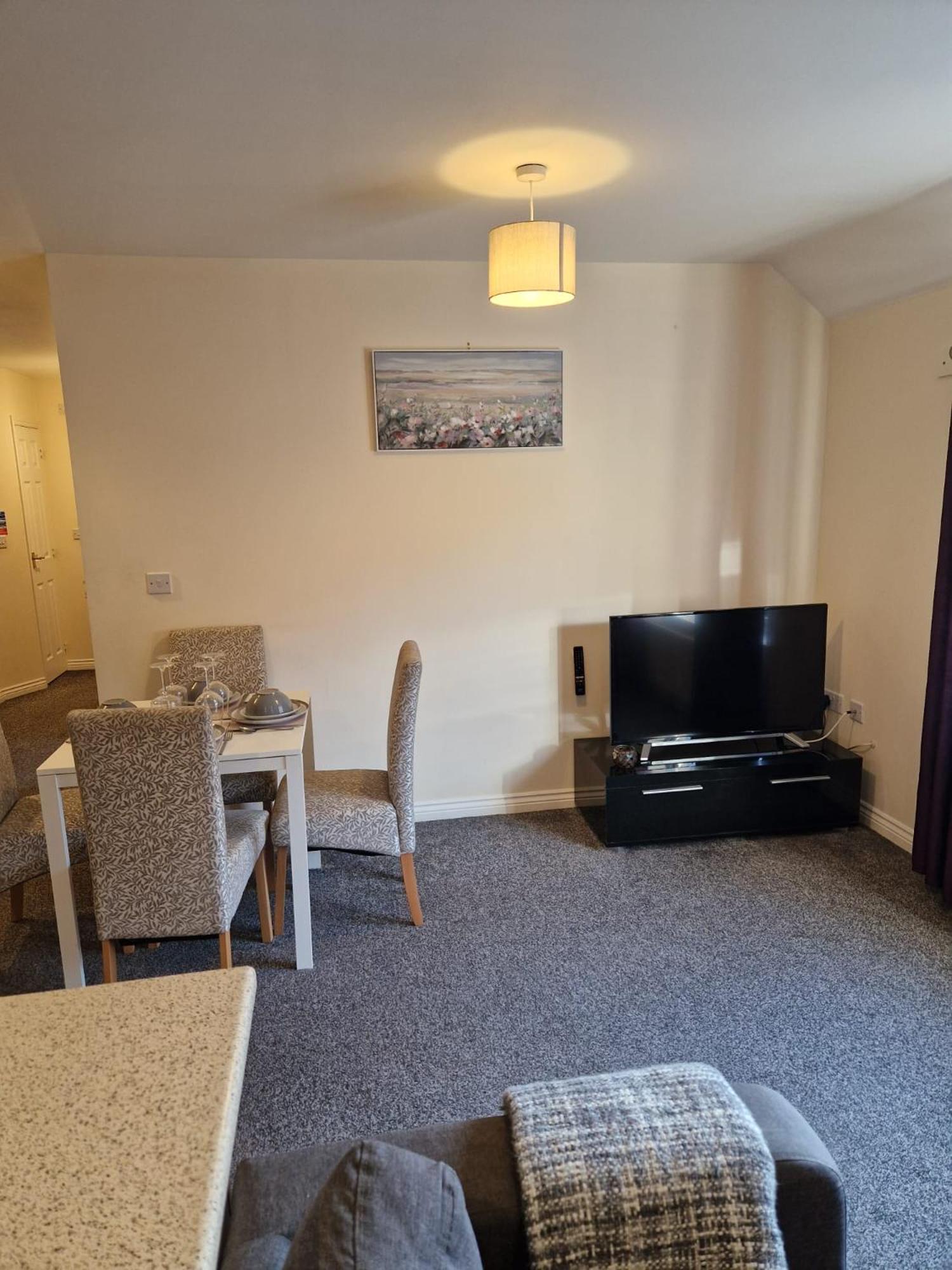 Hereford - Mayflower Coach House, Modern 2 Bedroom Property With Parking, Located South Of Hereford City, Suitable For Small Family, Couple Or Contractors - Sleeps Up To 5 Guests - Hosted By Rentmyhouse エクステリア 写真