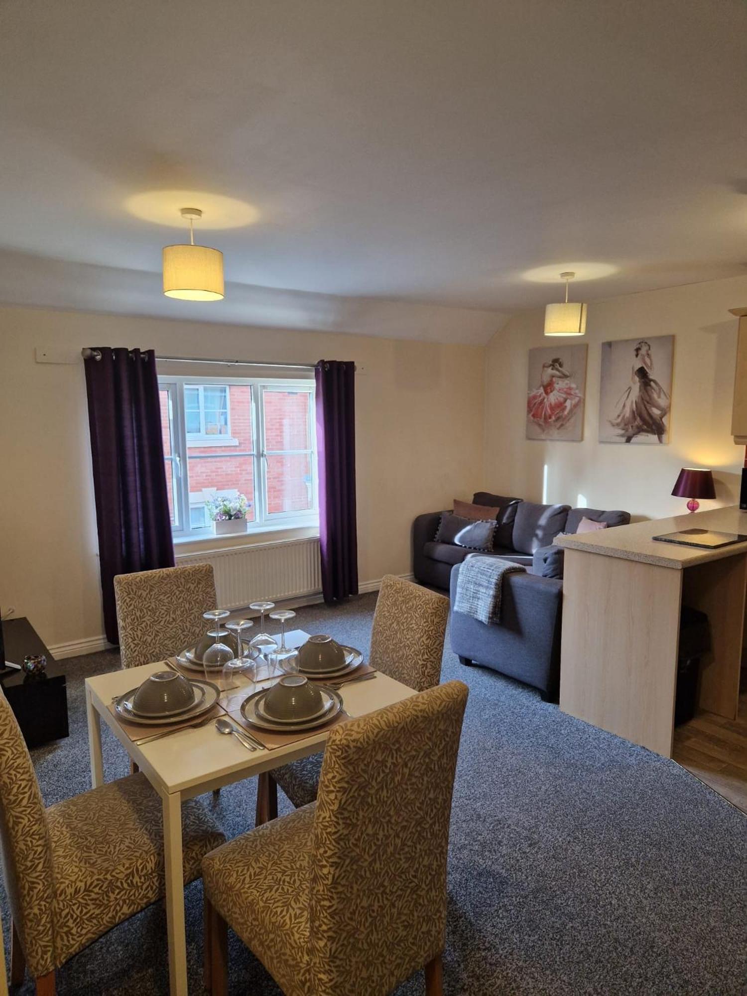 Hereford - Mayflower Coach House, Modern 2 Bedroom Property With Parking, Located South Of Hereford City, Suitable For Small Family, Couple Or Contractors - Sleeps Up To 5 Guests - Hosted By Rentmyhouse エクステリア 写真