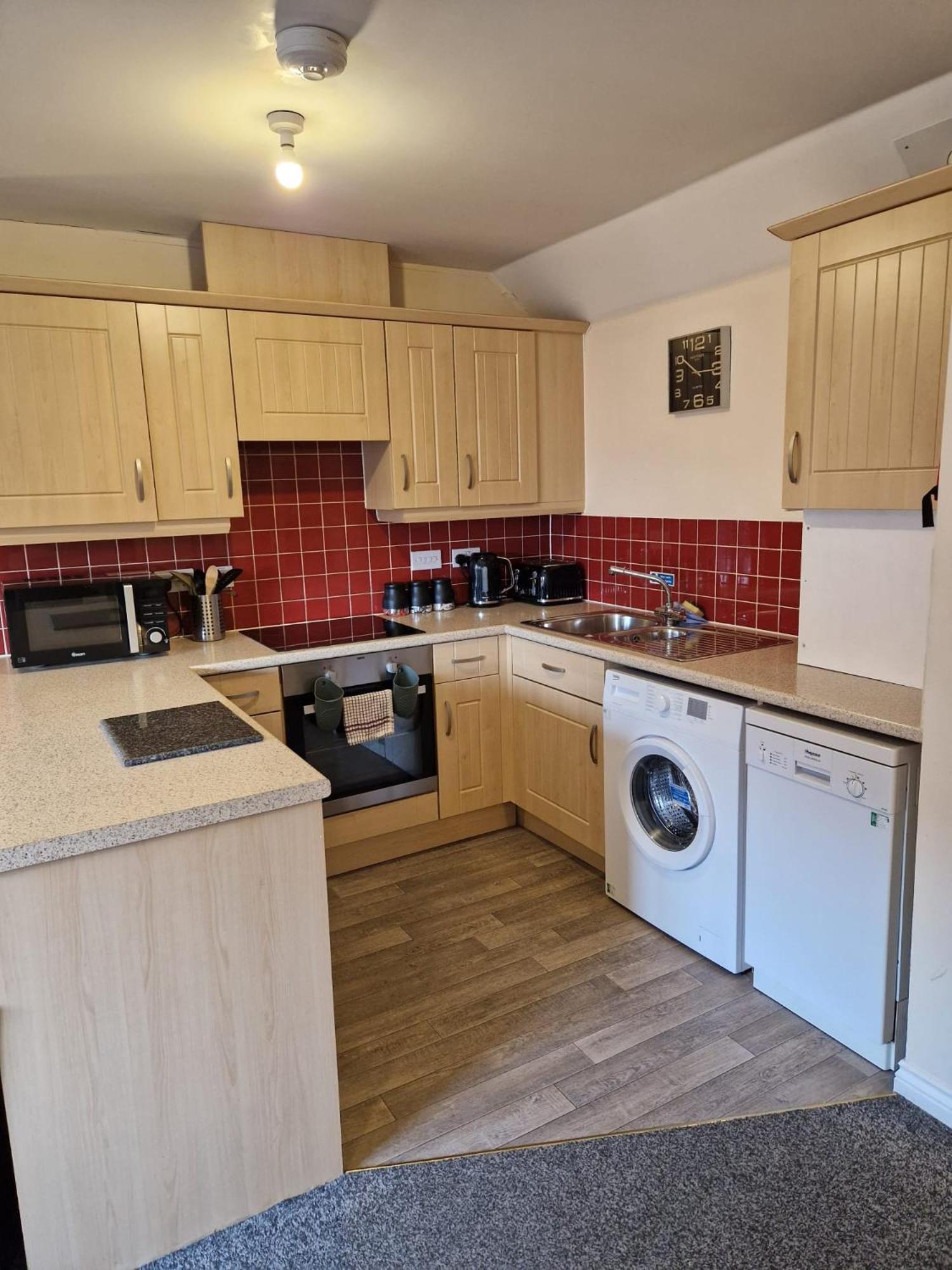 Hereford - Mayflower Coach House, Modern 2 Bedroom Property With Parking, Located South Of Hereford City, Suitable For Small Family, Couple Or Contractors - Sleeps Up To 5 Guests - Hosted By Rentmyhouse エクステリア 写真