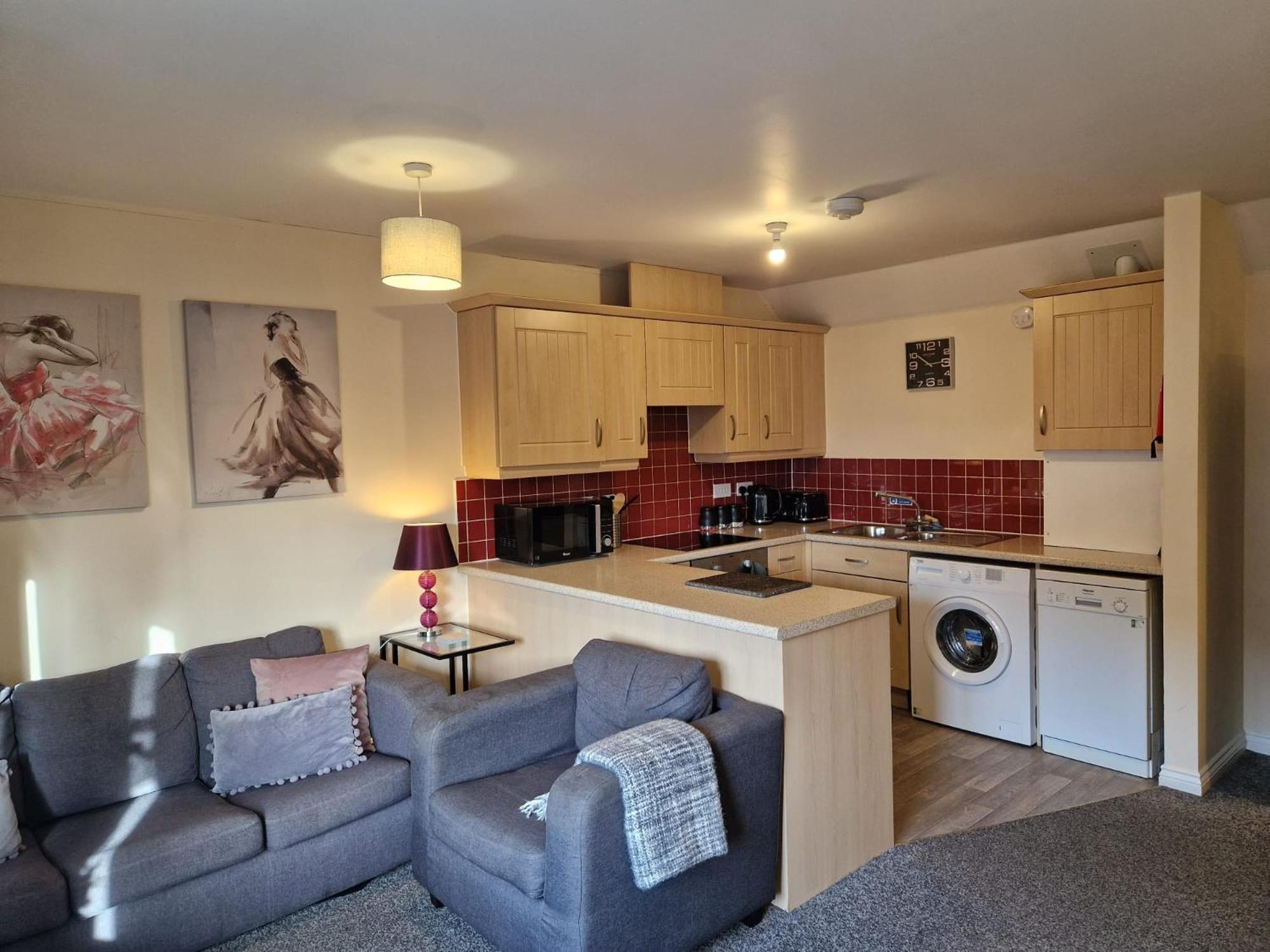 Hereford - Mayflower Coach House, Modern 2 Bedroom Property With Parking, Located South Of Hereford City, Suitable For Small Family, Couple Or Contractors - Sleeps Up To 5 Guests - Hosted By Rentmyhouse エクステリア 写真